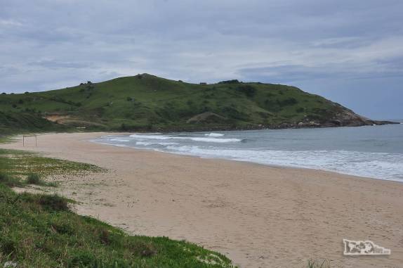 A dserta praia da Silveira, em Garopaba, no litoral sul de Santa Catarina